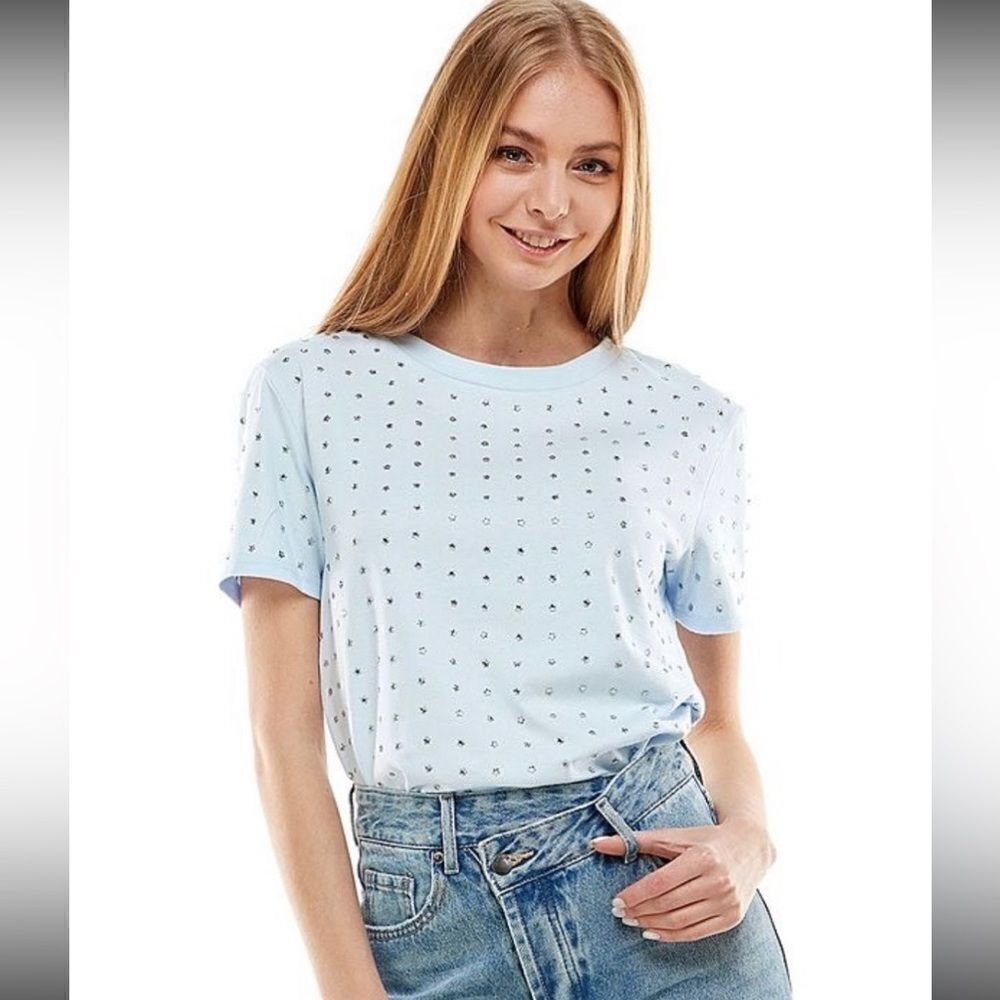 baby blue blue t-shirt, new from boutique